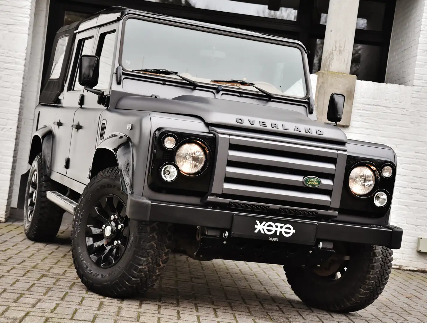 Land Rover Defender 110 CREW CAB DCPU LIMITED OVERLAND EDITION Grijs - 2