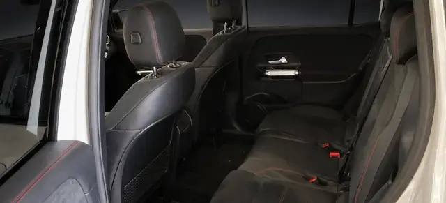 Mercedes-Benz 250 view 6