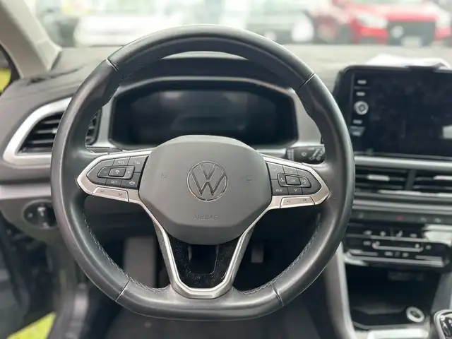 Volkswagen T-Roc view 12