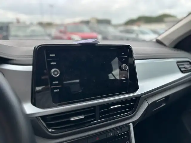 Volkswagen T-Roc view 15