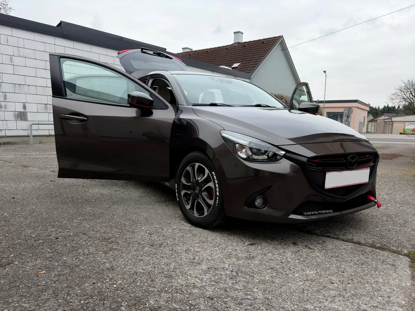 Mazda 2 Mazda 2 G115 Revolution Top Revolution Top Grau - 2