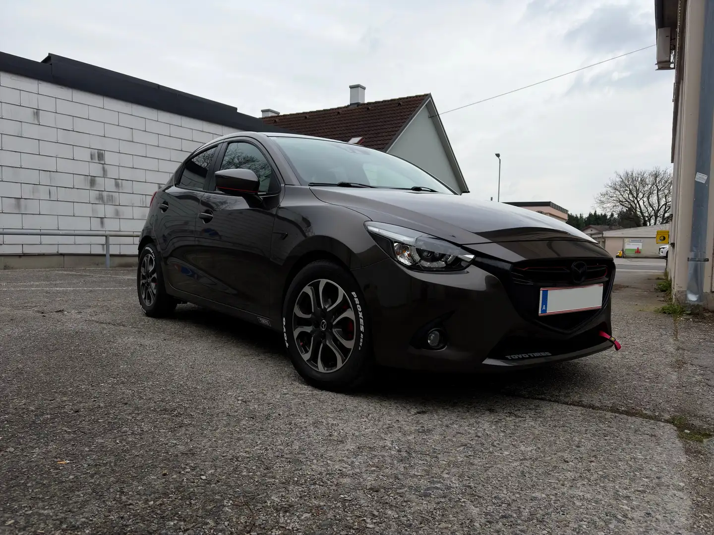Mazda 2 Mazda 2 G115 Revolution Top Revolution Top Grau - 1