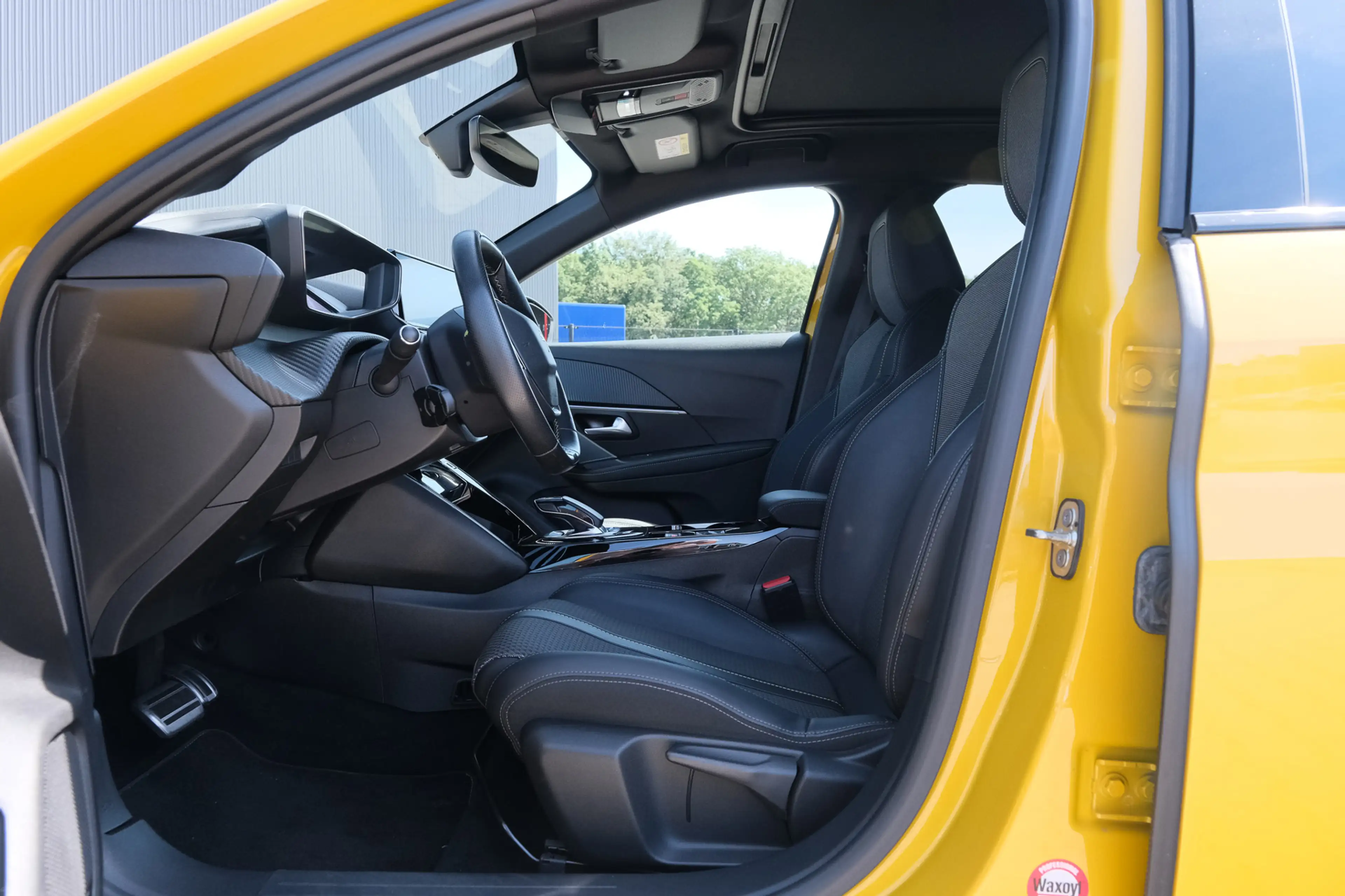 Peugeot e-208 EV GT 50 kWh — photo 32