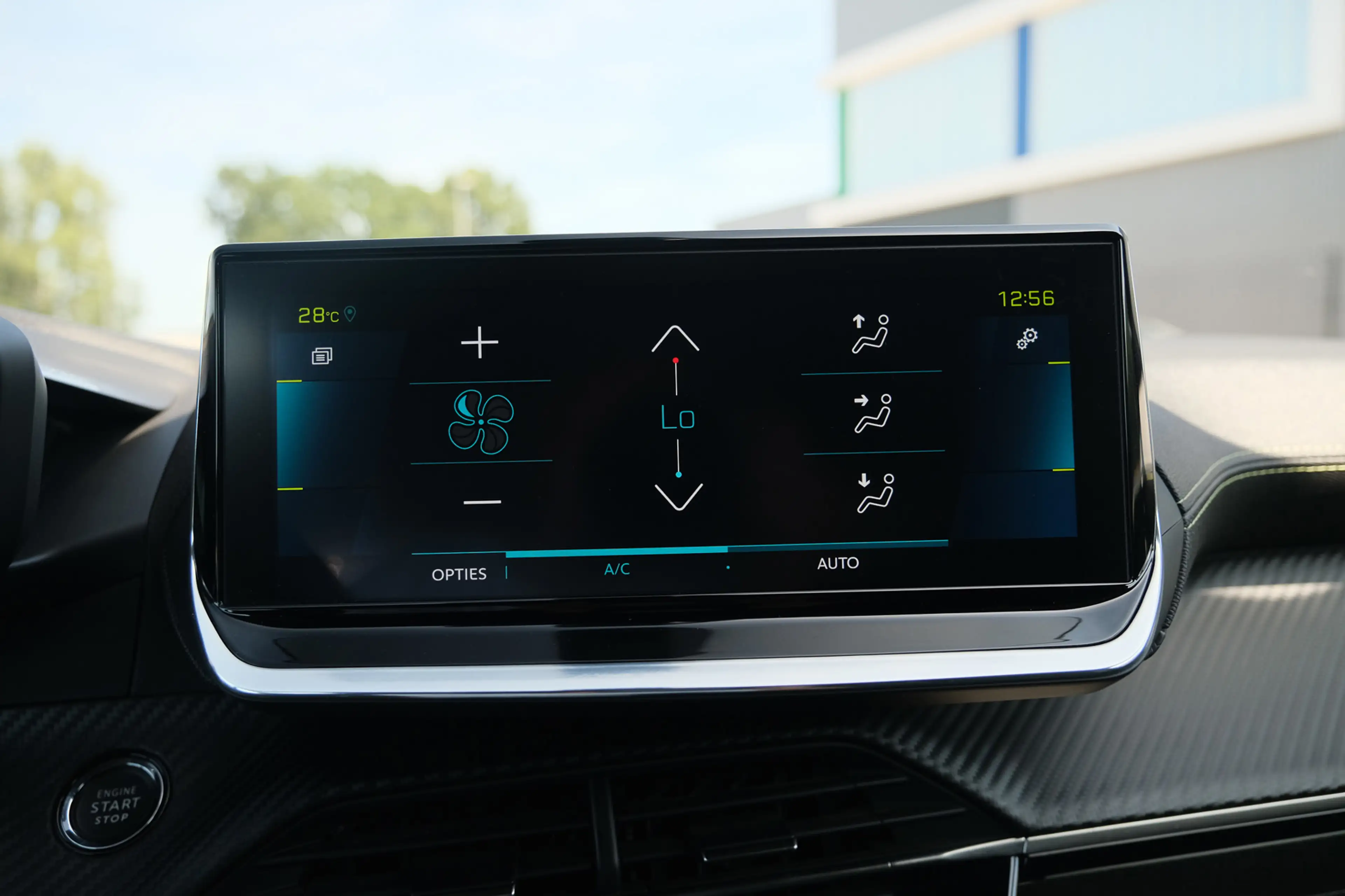 Peugeot e-208 EV GT 50 kWh — photo 10