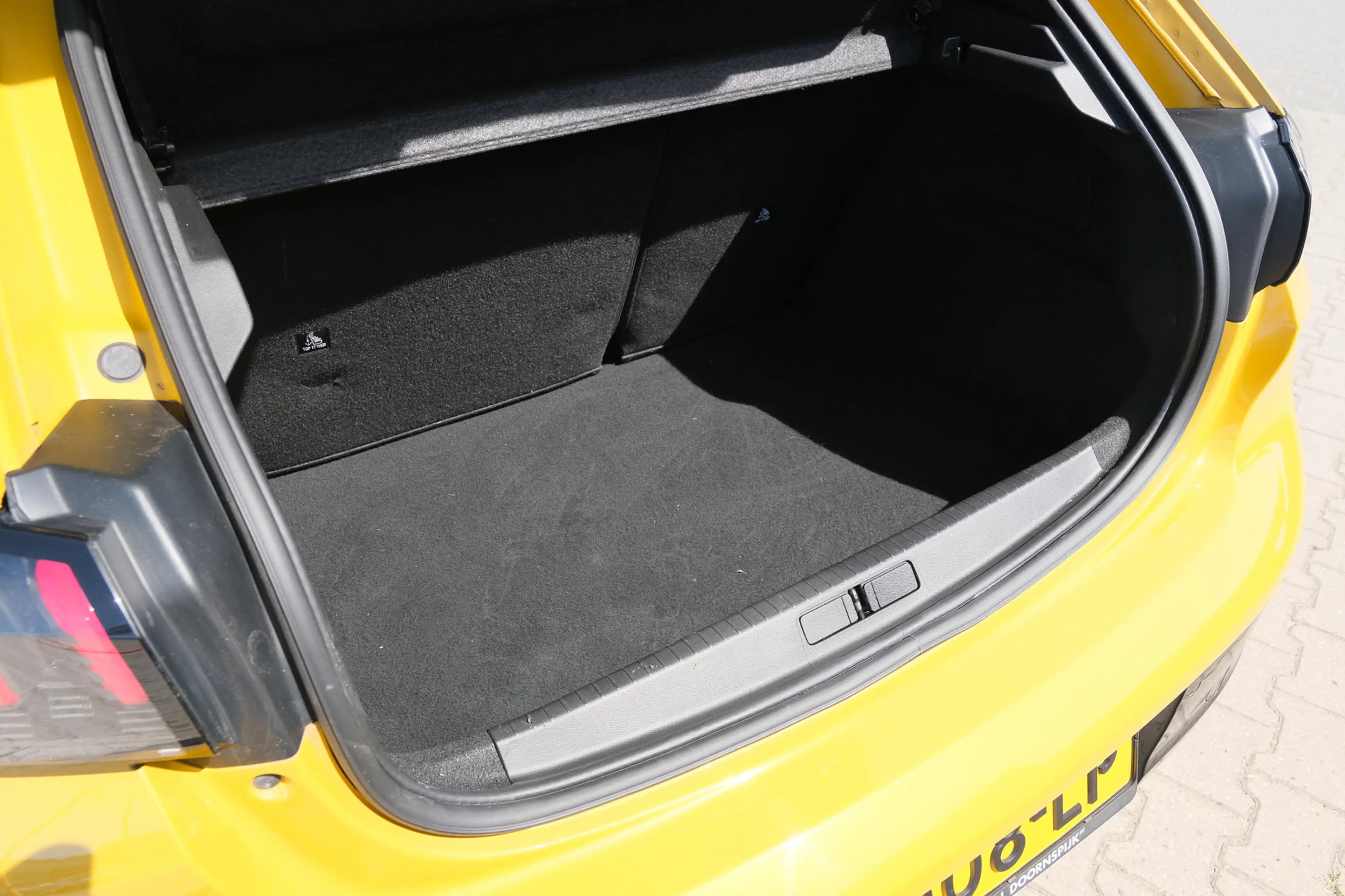 Peugeot e-208 EV GT 50 kWh — photo 41