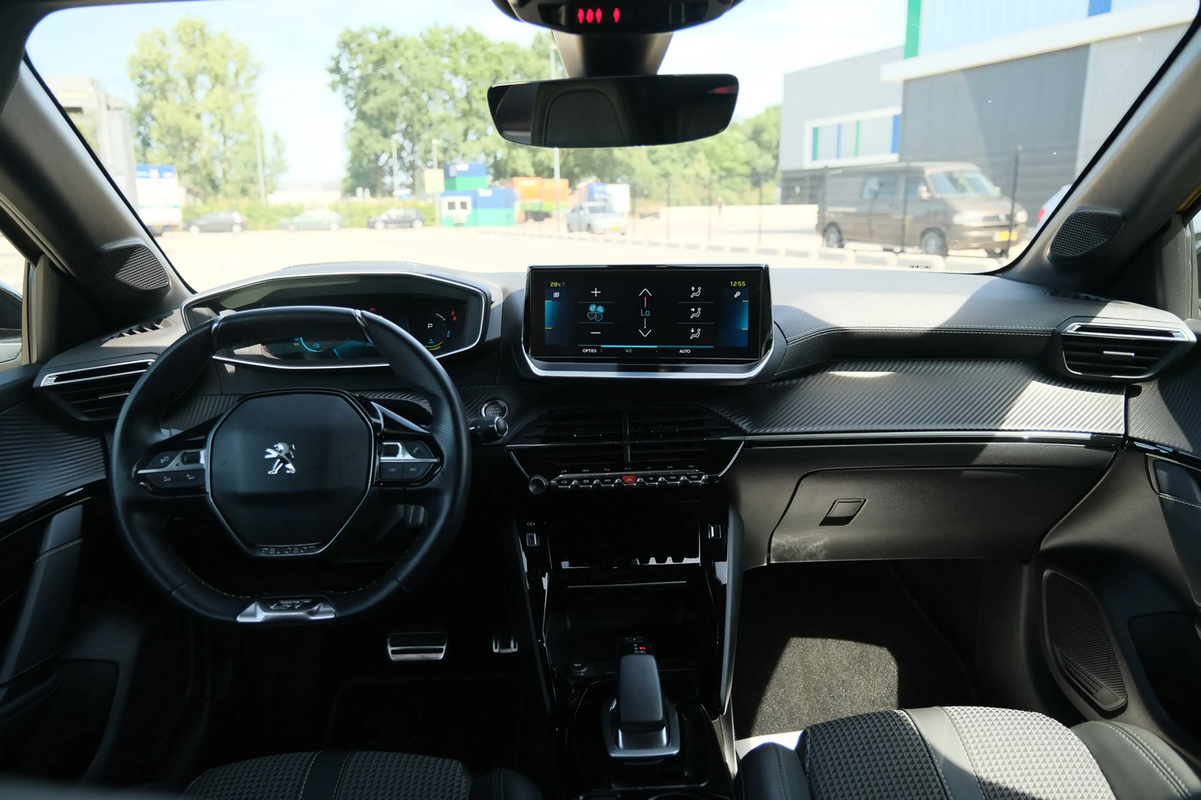 Peugeot e-208 EV GT 50 kWh — photo 31
