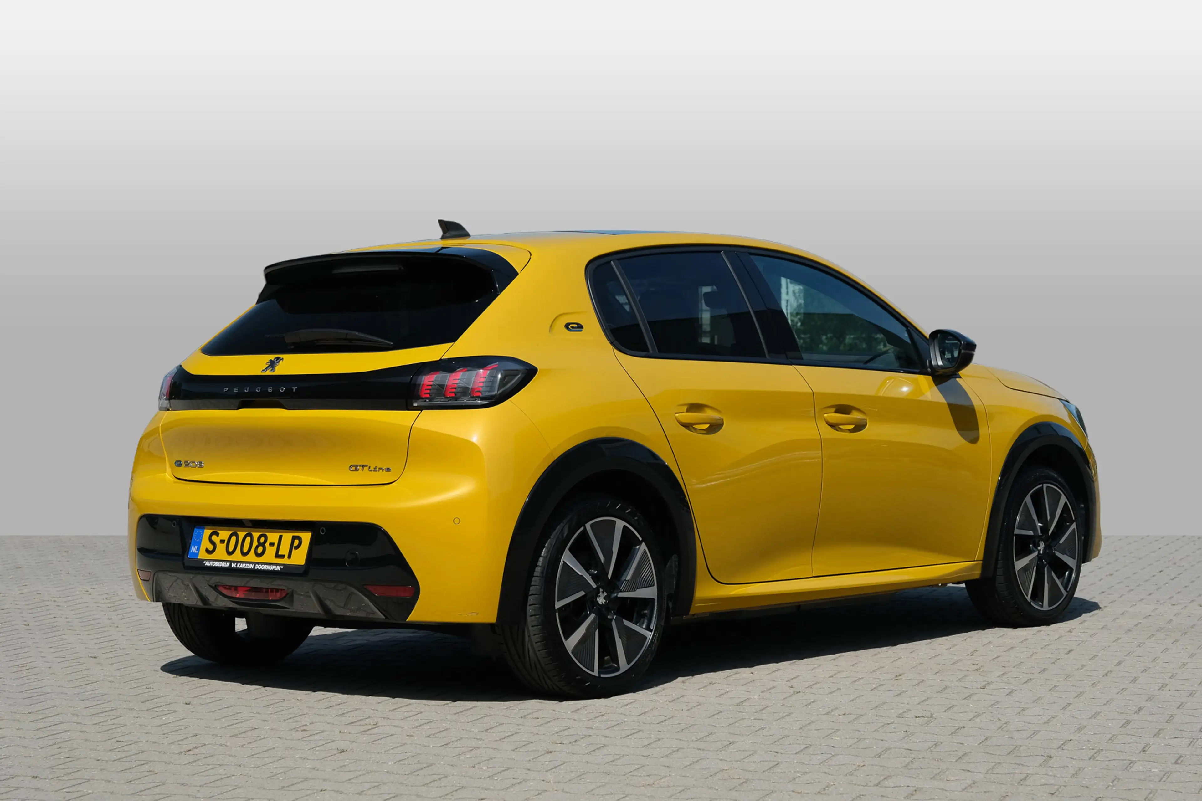Peugeot e-208 EV GT 50 kWh — photo 3
