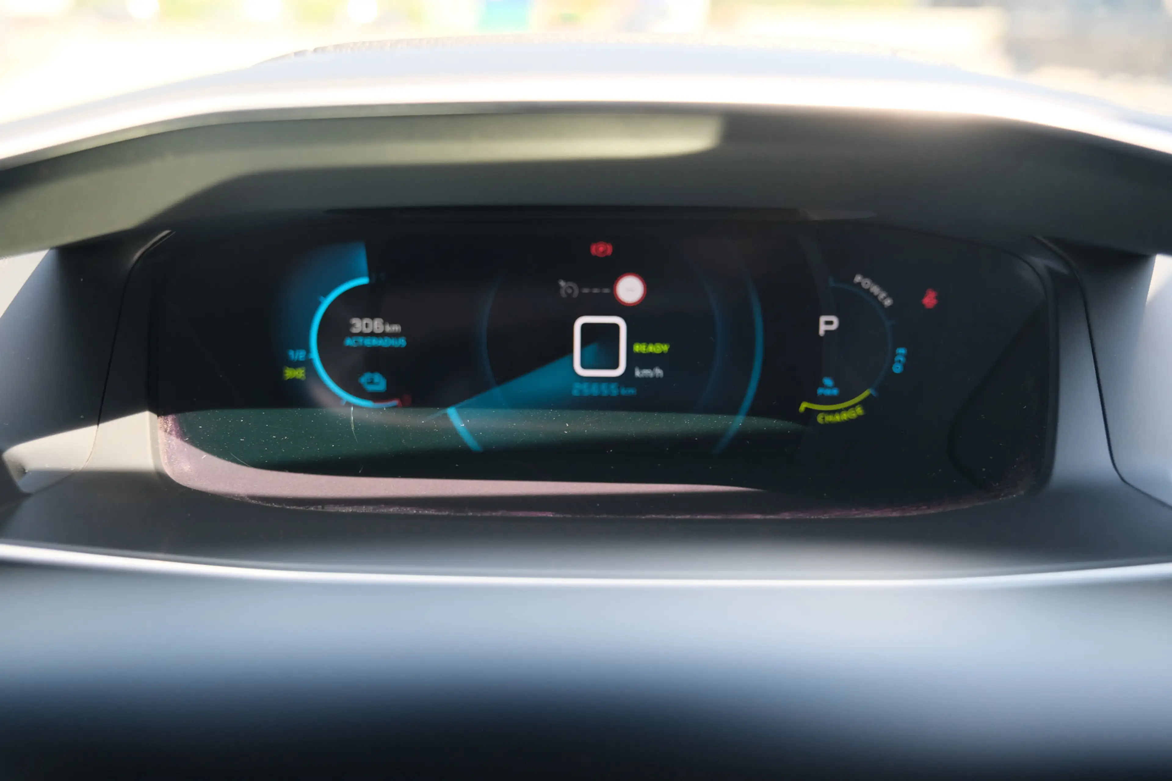 Peugeot e-208 EV GT 50 kWh — photo 9