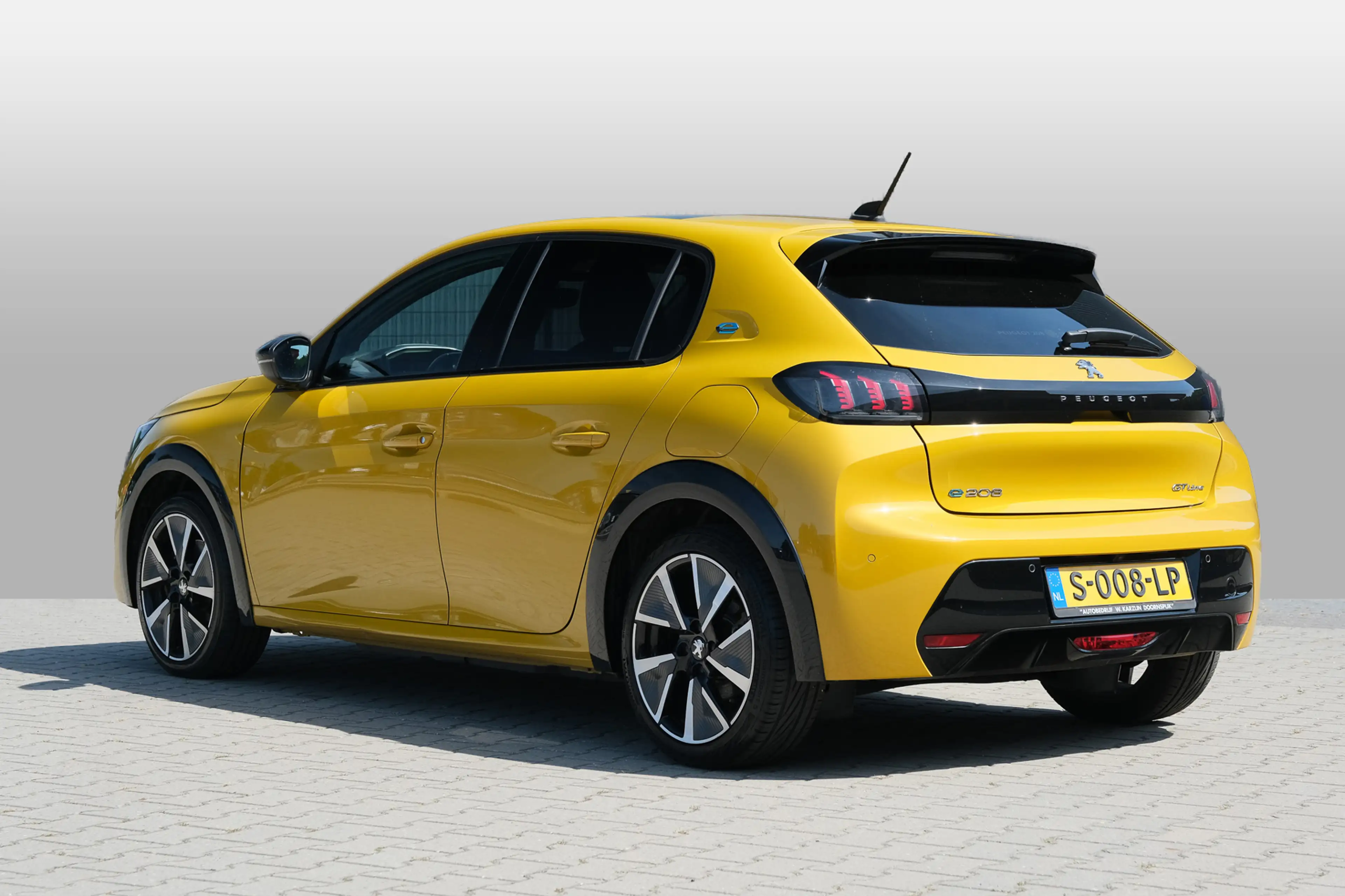 Peugeot e-208 EV GT 50 kWh — photo 4