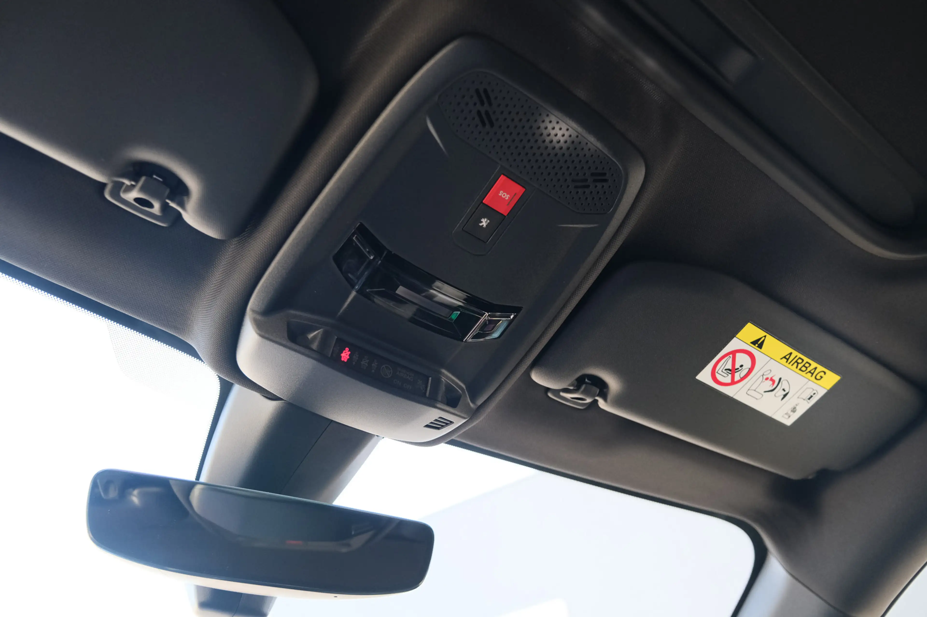 Peugeot e-208 EV GT 50 kWh — photo 27