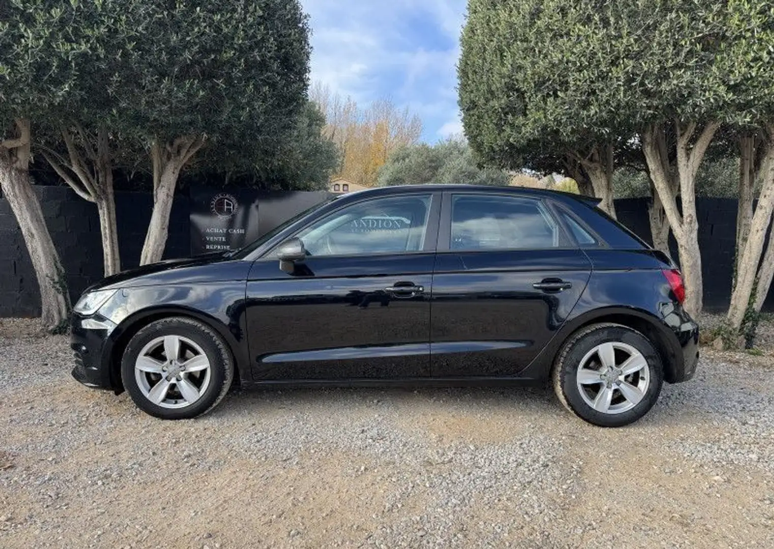 Audi A1 1.0 TFSI 82CH BUSINESS LINE Noir - 2