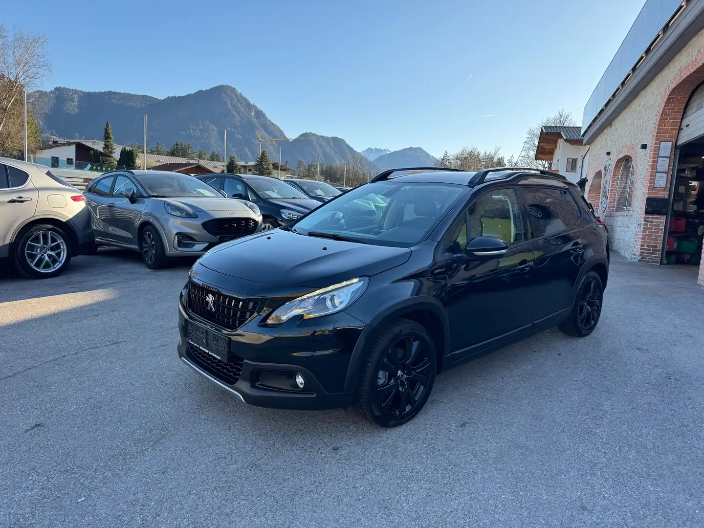 Peugeot 2008 GTLINE Schwarz - 2