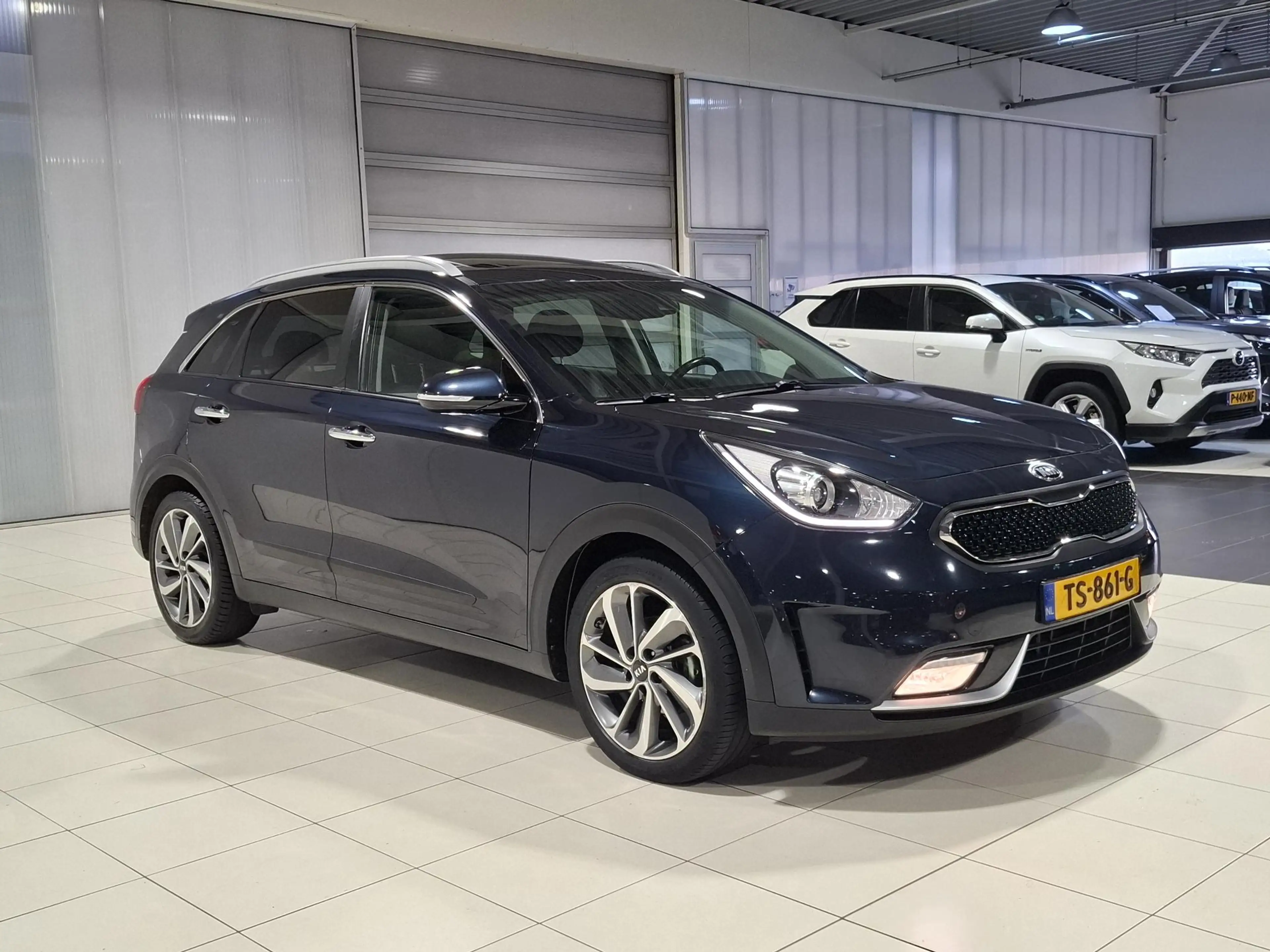 Kia Niro 1.6 GDi Hybrid Design Edition Stoel en Stuur verwa — photo 3