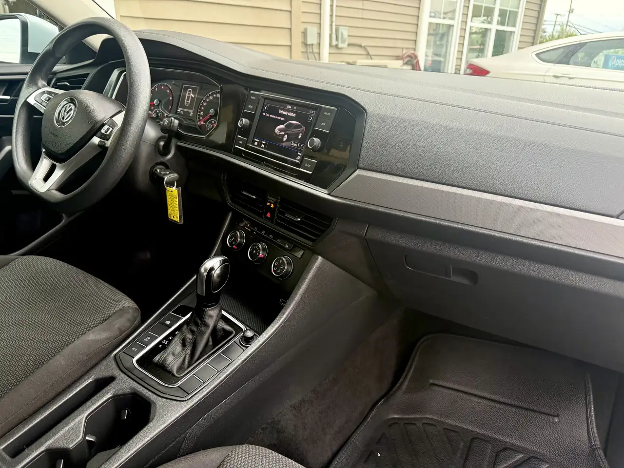 Volkswagen Jetta снимка Volkswagen Jetta