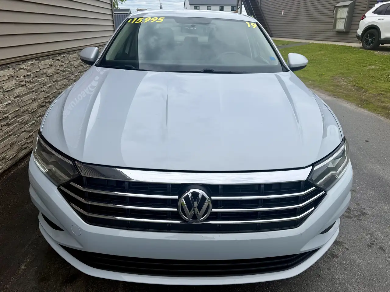 Volkswagen Jetta снимка Volkswagen Jetta