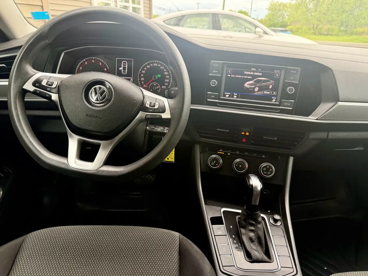 Volkswagen Jetta снимка Volkswagen Jetta