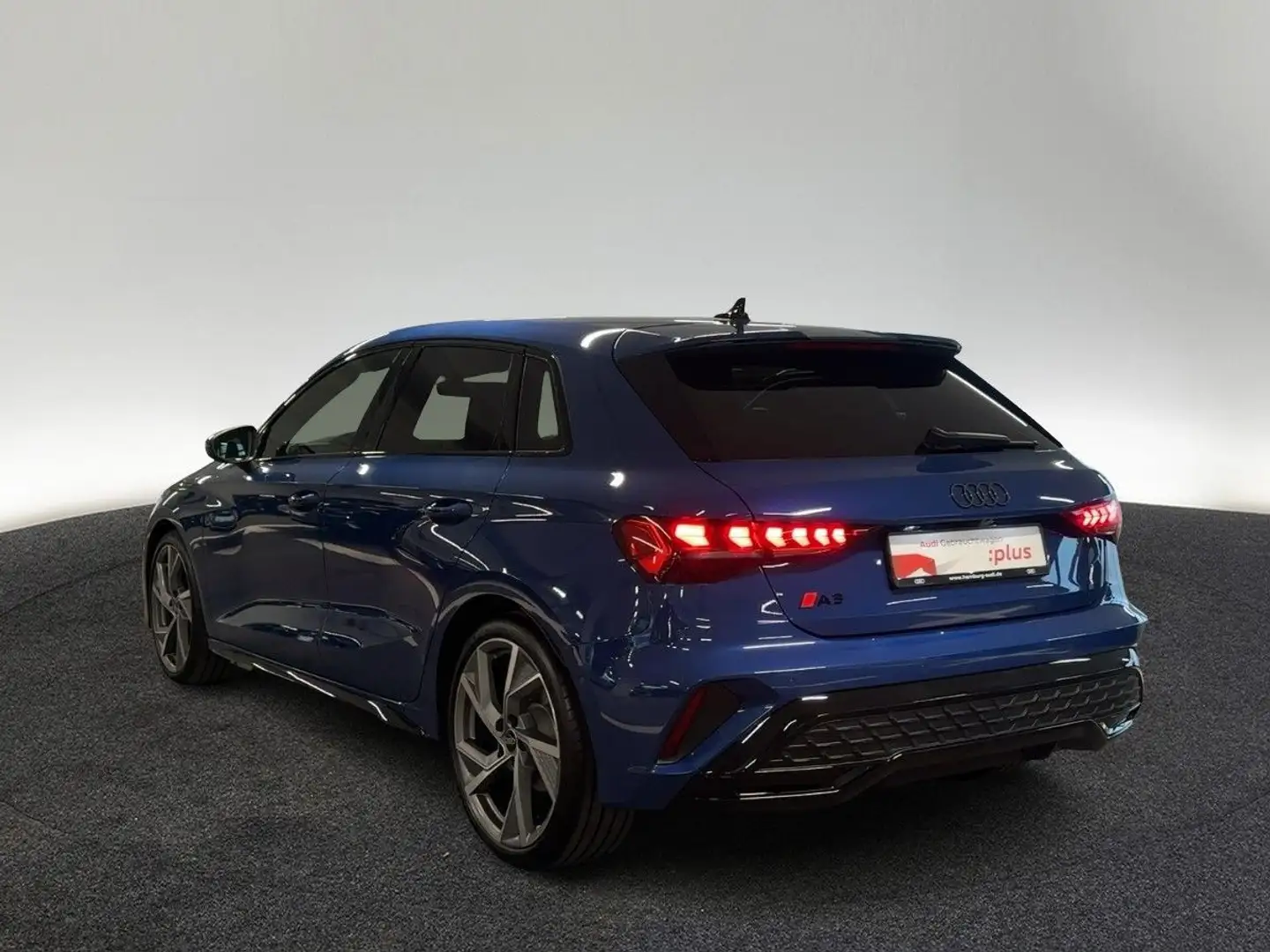 Audi A3 35 TFSI S tronic 2xS LINE/PANO/LM19 Blau - 2