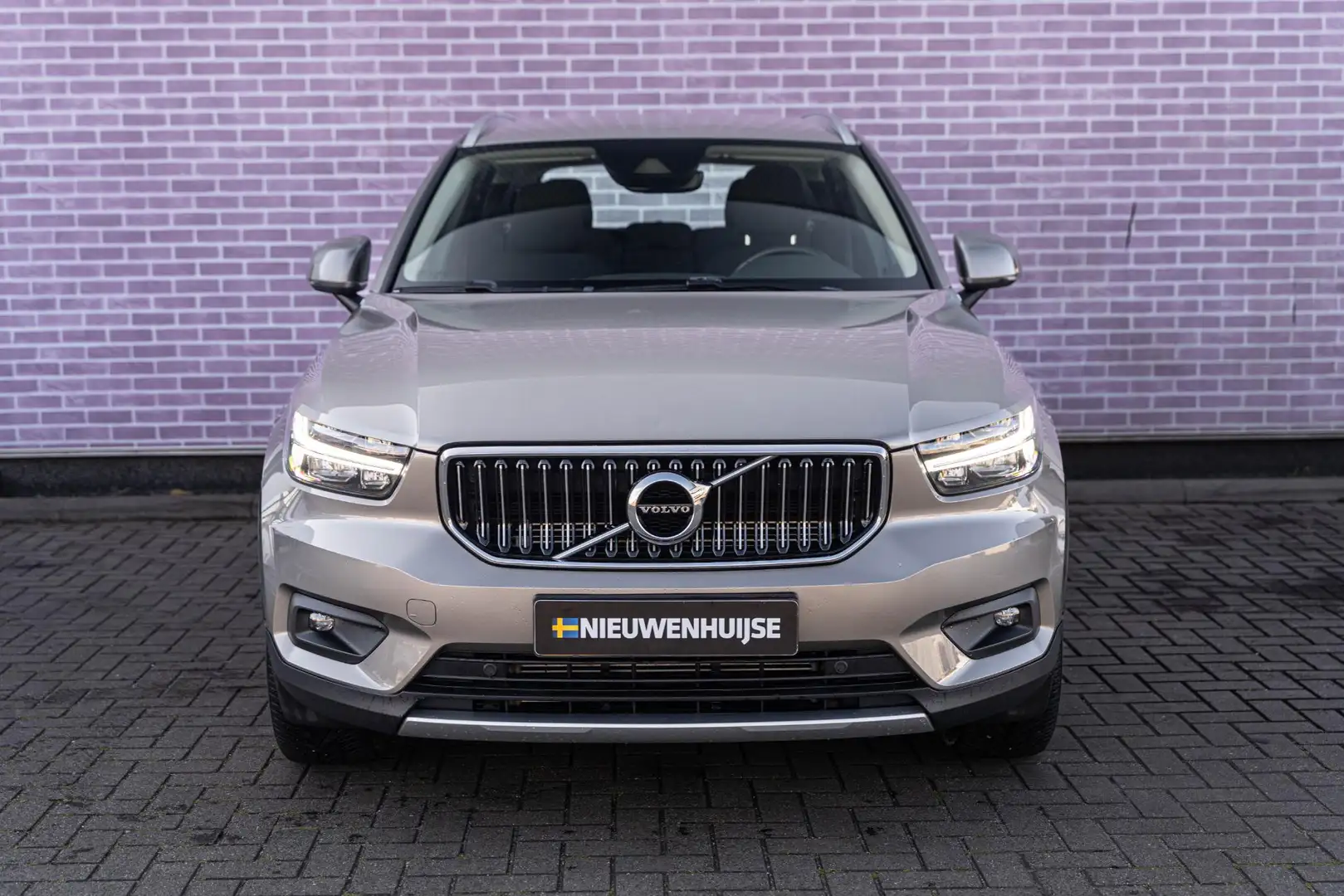 Volvo XC40 1.5 T5 Recharge Business Pro | Keyless Entry | Ele Grijs - 2