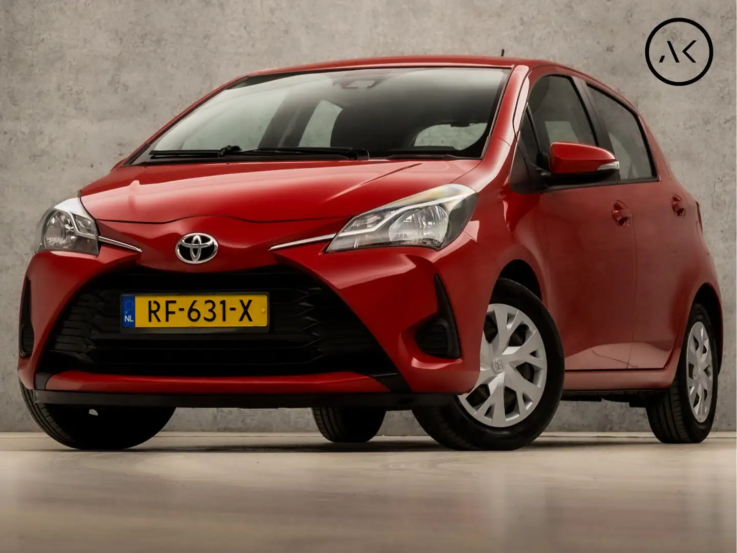 Toyota Yaris 1.0 VVT-i Sport (AIRCO, BLUETOOTH, ELEK RAMEN, SPO Rood - 1