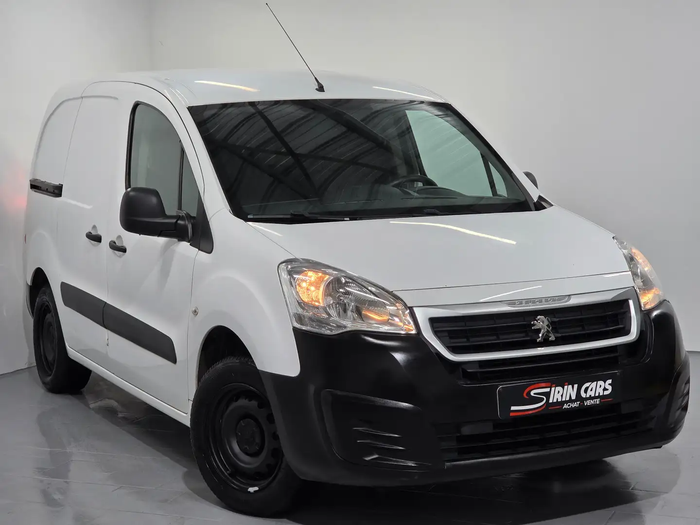 Peugeot Partner EURO6 * TVA * AIRCO * 3PLACES * CRUISE * GARANTIE - 1