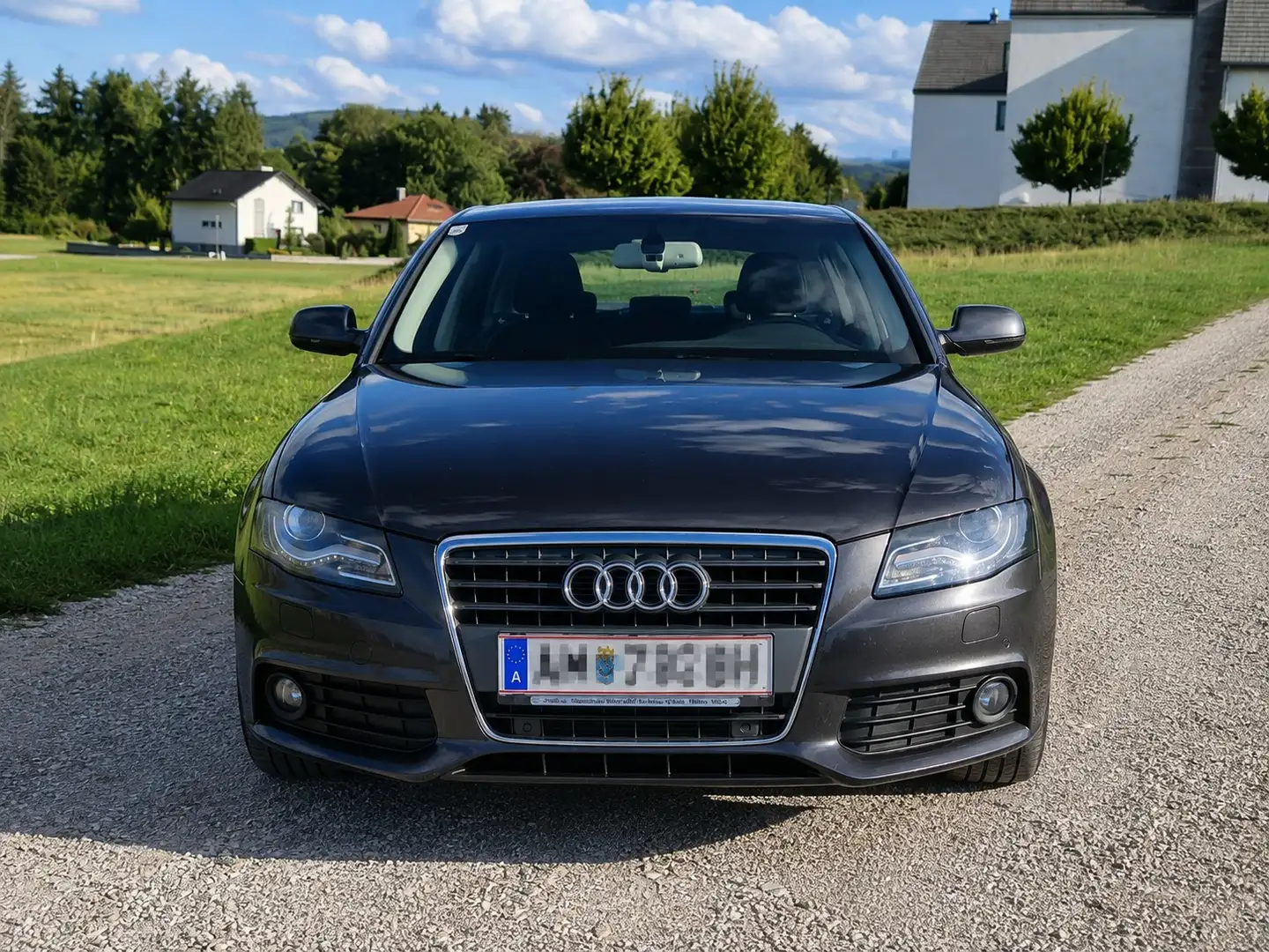 Audi A4 1,8 TFSI Grau - 1