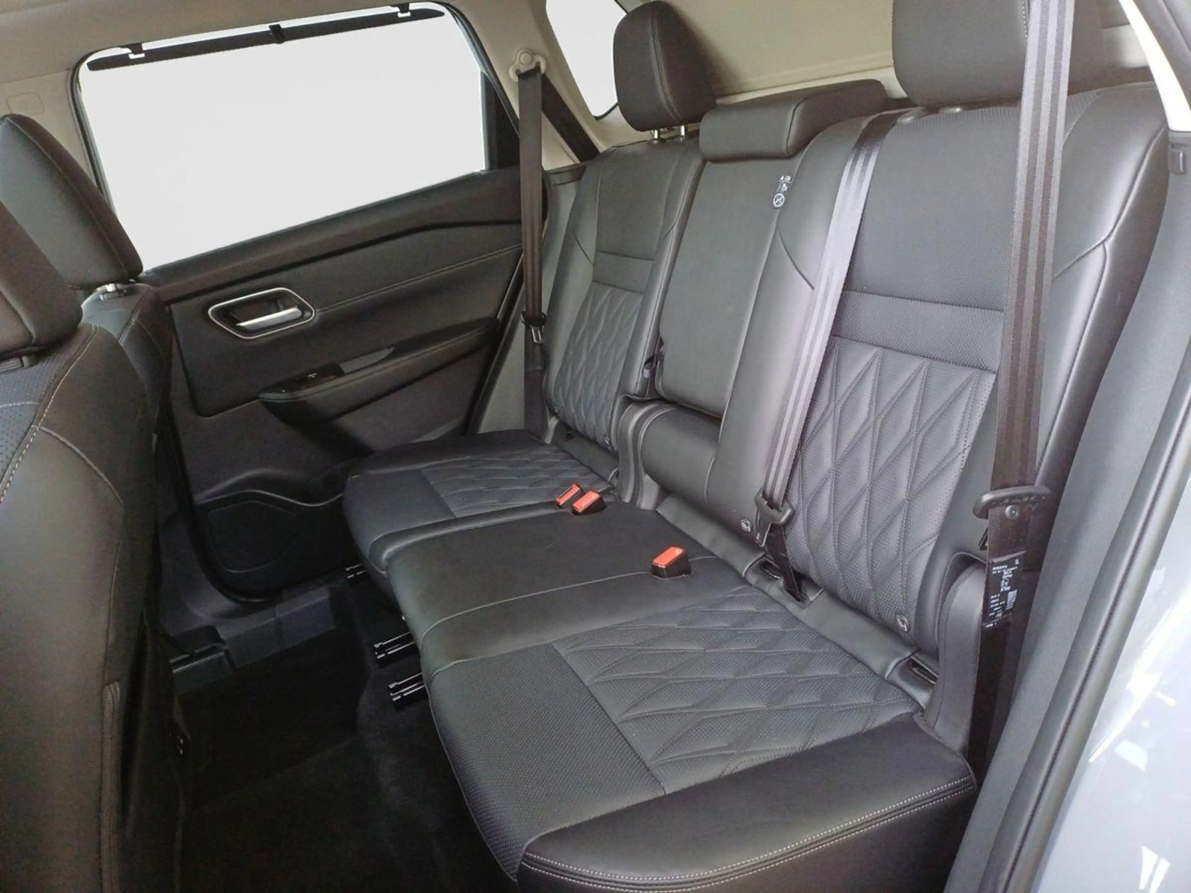 Nissan X-Trail 1.5 VC-T e-4ORCE 213 PS 4x4 Tekna+ 5 Sitze 20" — photo 13