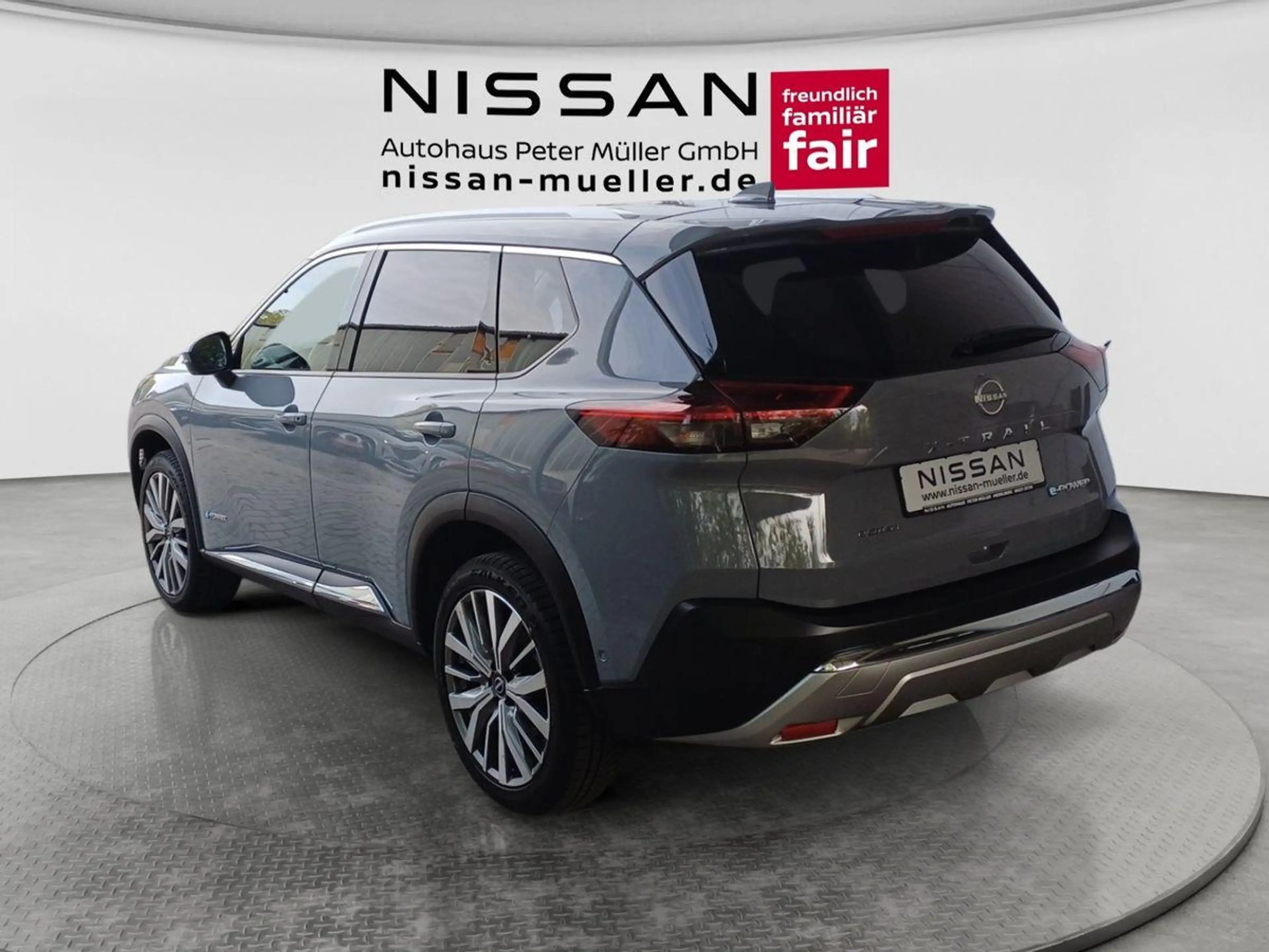 Nissan X-Trail 1.5 VC-T e-4ORCE 213 PS 4x4 Tekna+ 5 Sitze 20" — photo 3