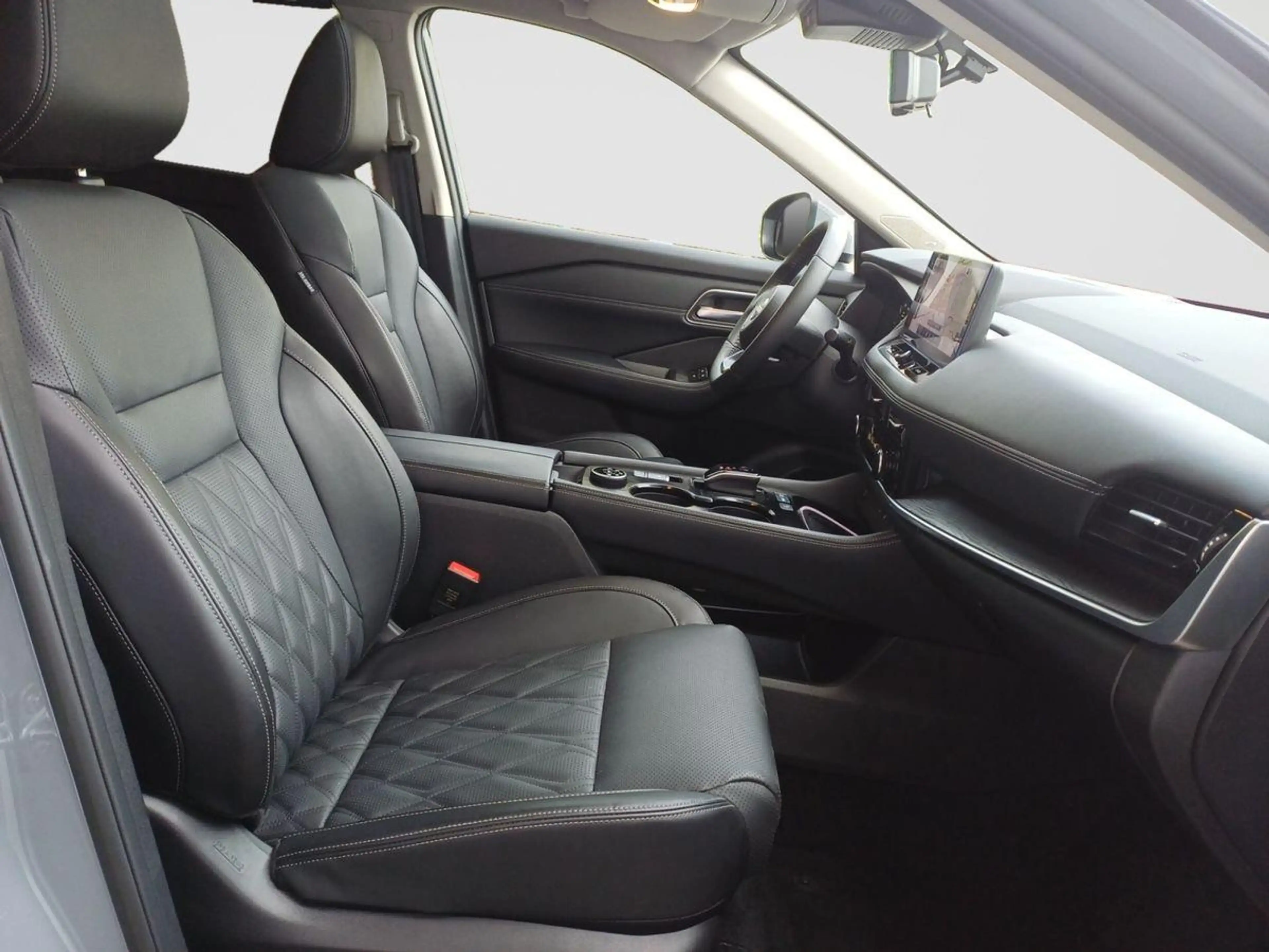 Nissan X-Trail 1.5 VC-T e-4ORCE 213 PS 4x4 Tekna+ 5 Sitze 20" — photo 15