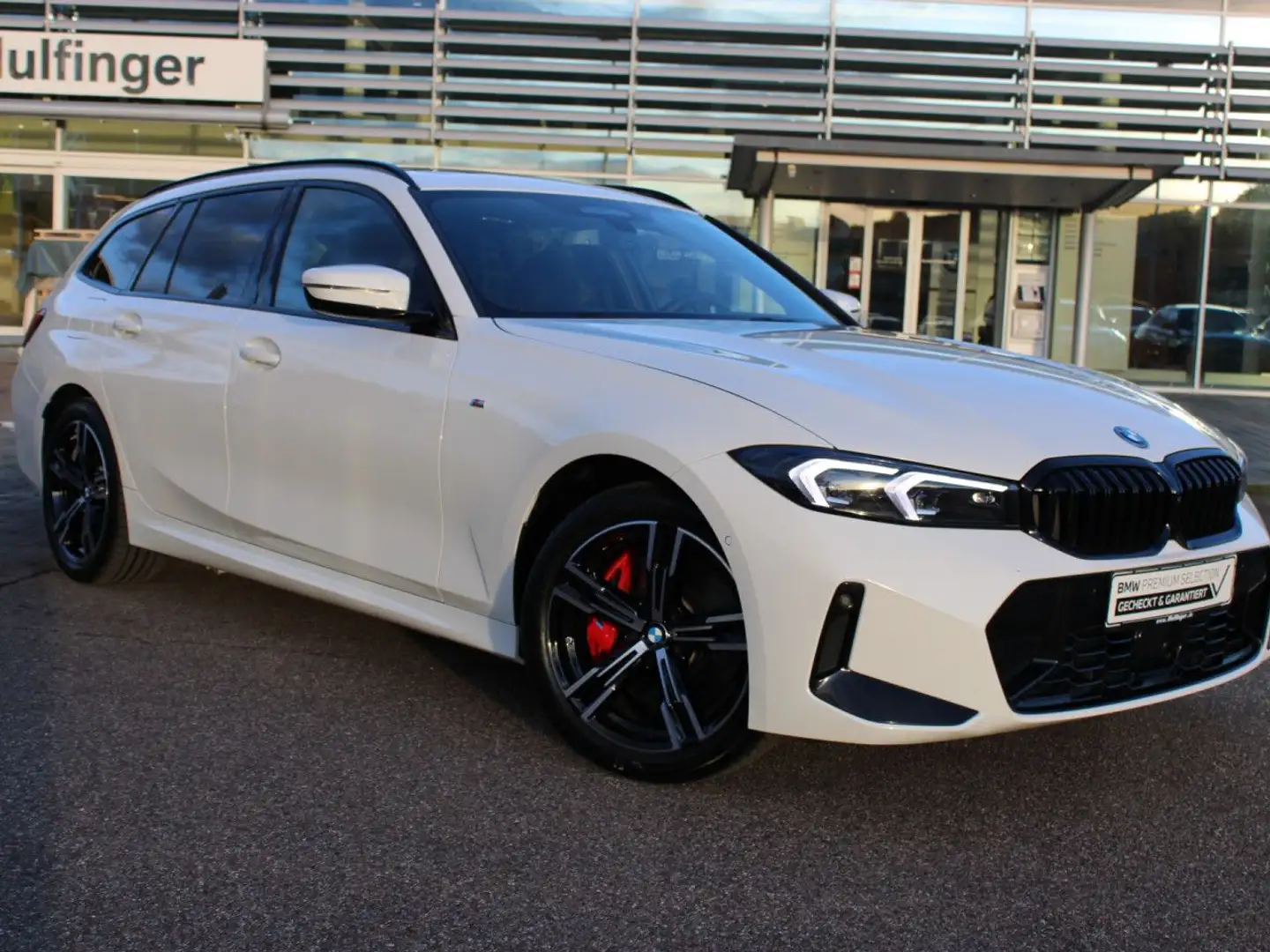 BMW 330 e T.xDr.M Sport Pro HUD ACC SurView PanoD.AHK Weiß - 2