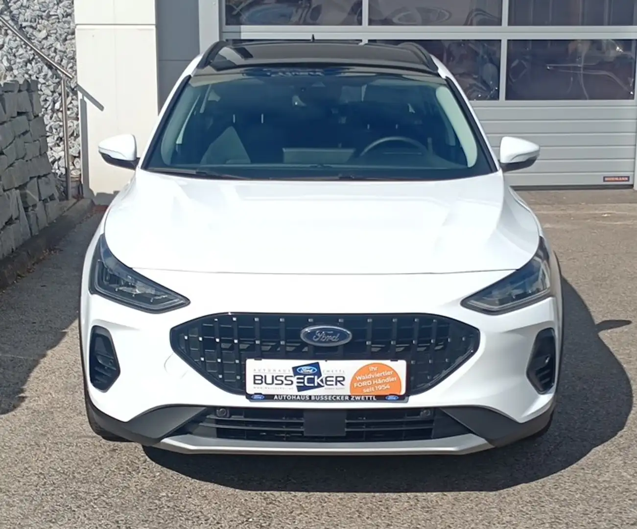 Ford Focus Turnier 1,5 EcoBlue Active X Aut. Weiß - 2