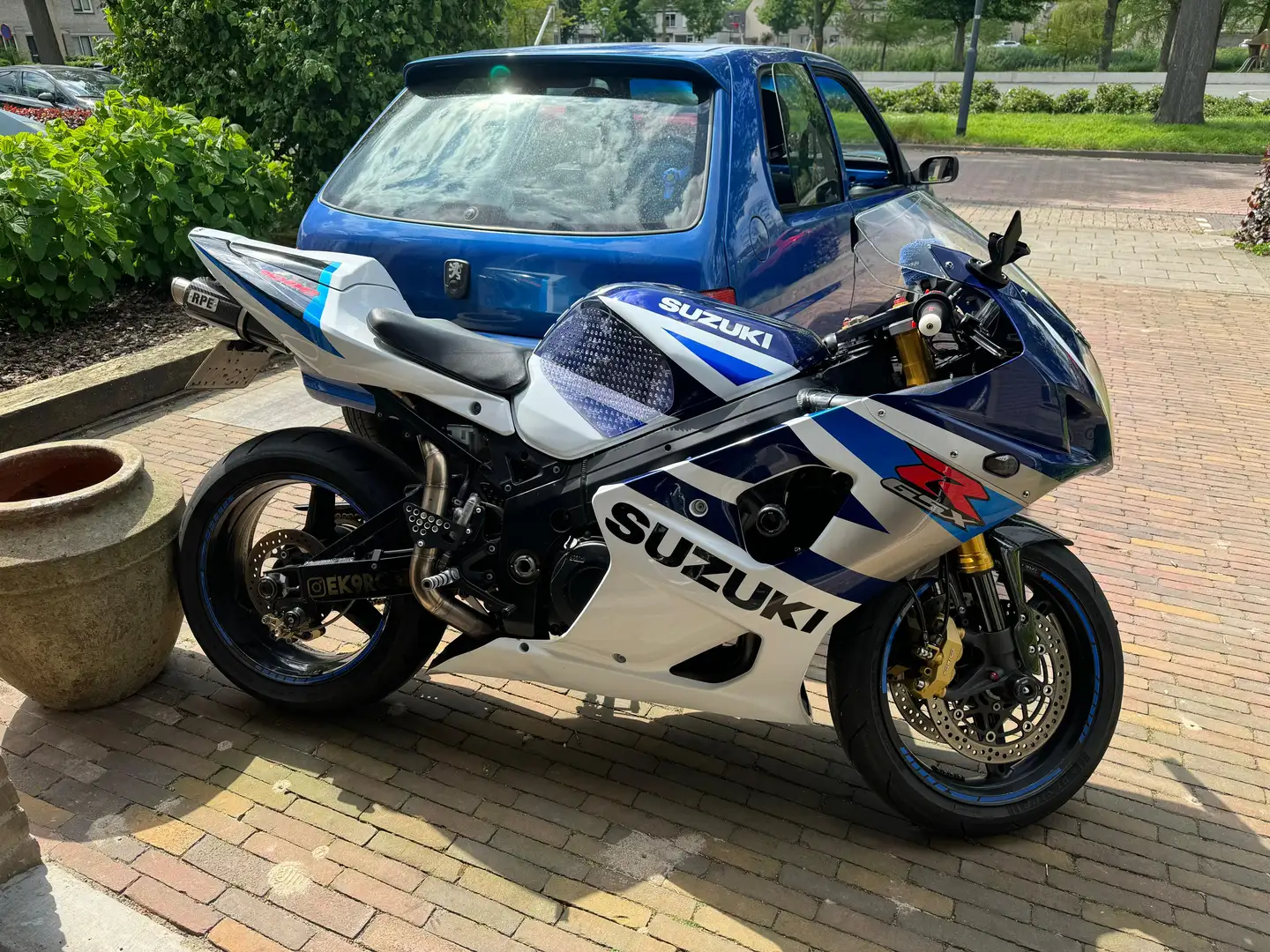 Suzuki GSX-R 1000 Mooie upgrades; Brembo pomp, gear indicator enz. Kék - 1