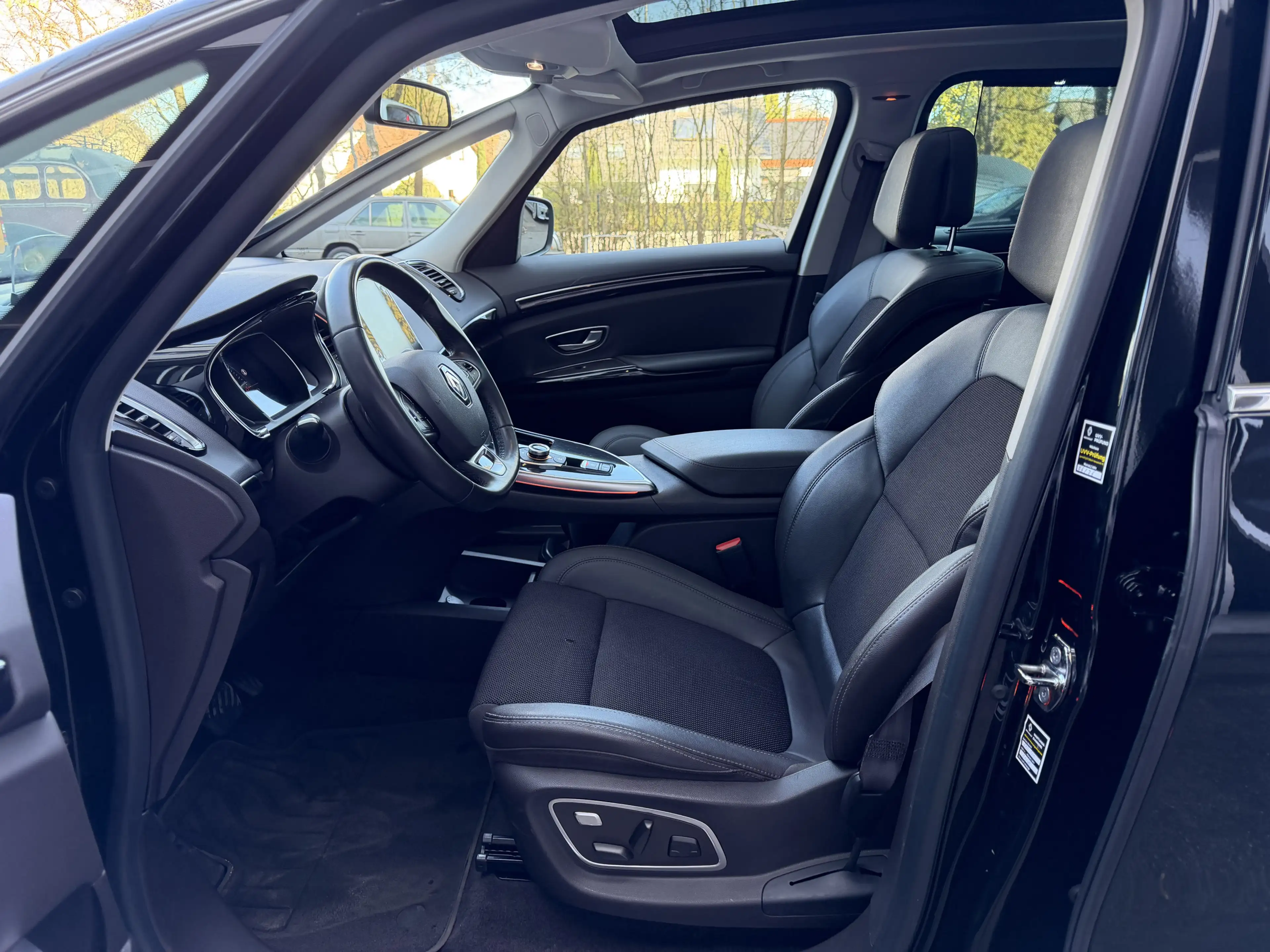 Renault Espace Business Edition Pano Rü-Kamera Leder — photo 13