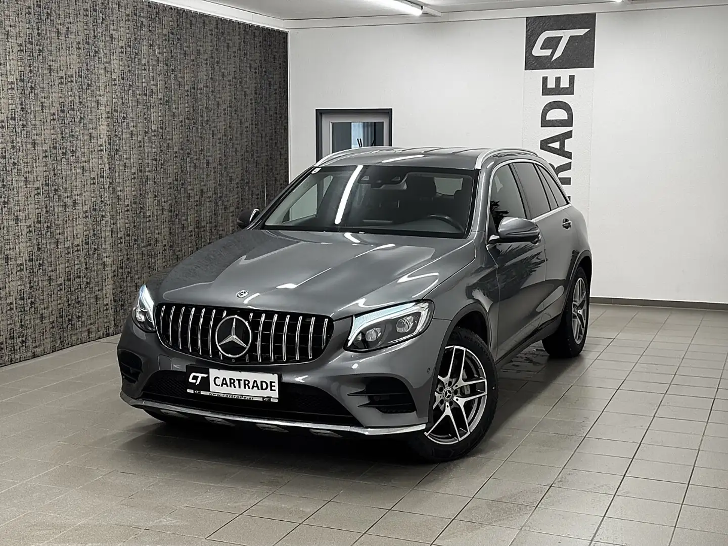 Mercedes-Benz GLC 250 d 4MATIC Aut. AMG LINE EXTERIEUR&INTERIEUR/ LED... Grau - 2