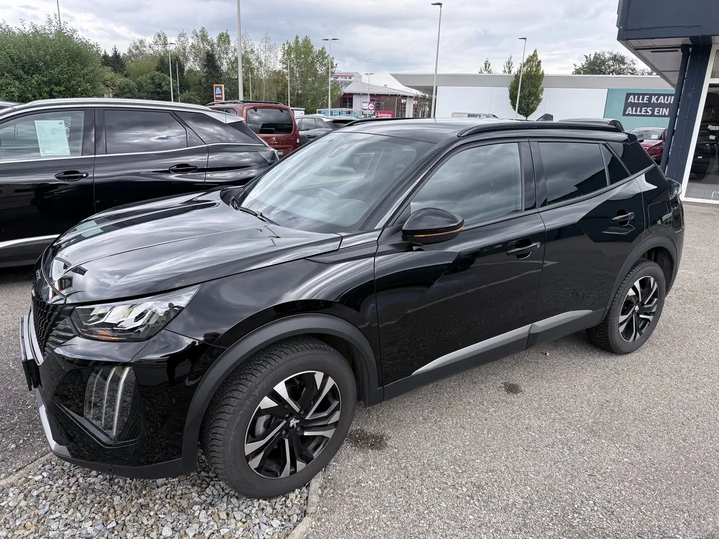 Peugeot 2008 Allure Benzin 100 PS Schwarz - 1