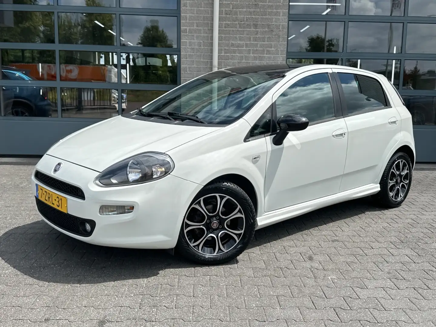 Fiat Punto Evo 0.9 TwinAir Racing White - 1