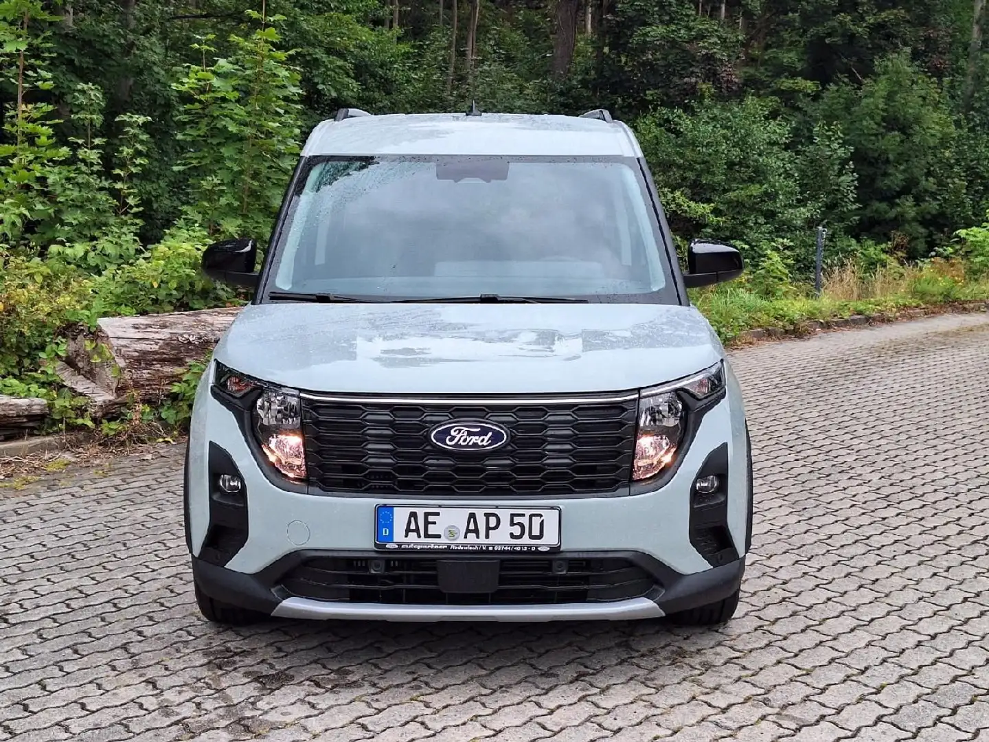 Ford Tourneo Courier Active Grau - 2