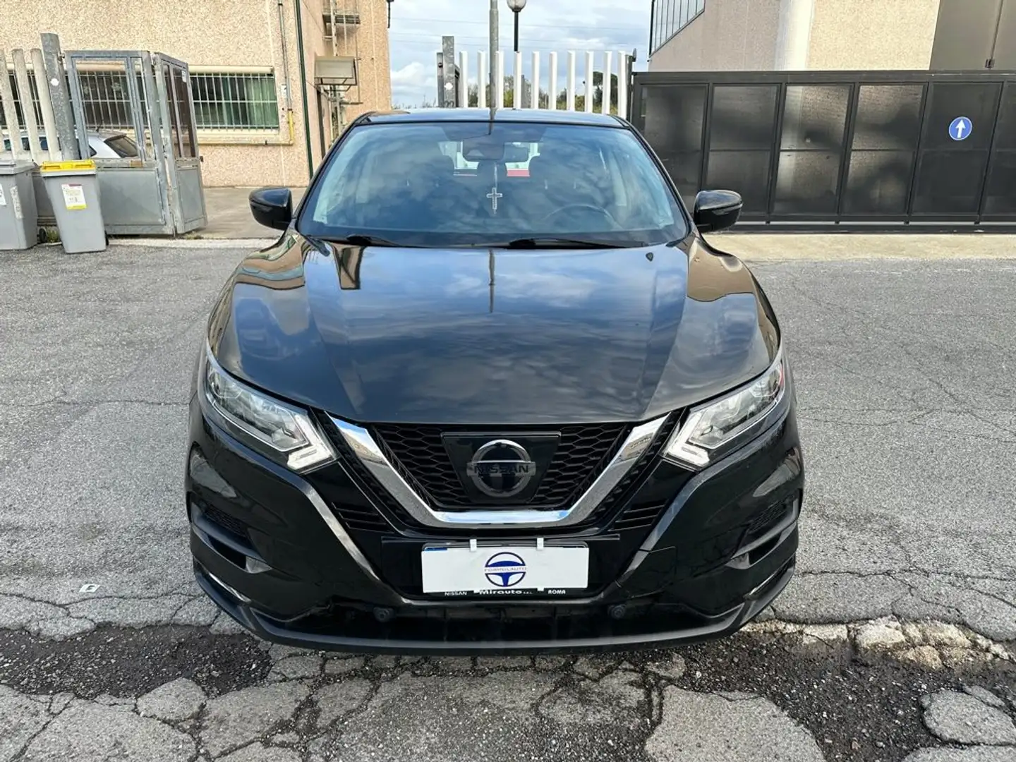 Nissan Qashqai 1.6 dCi 2WD Business Zwart - 2