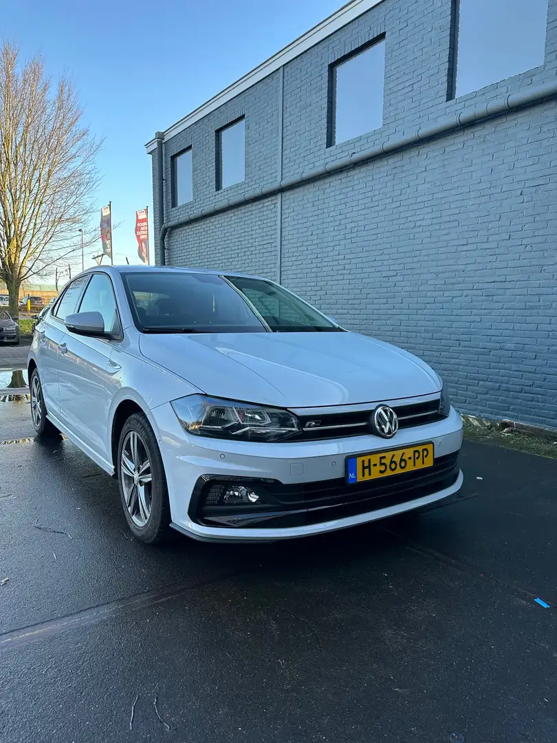 Volkswagen Polo 1.5 TSI (R-Line) - 1