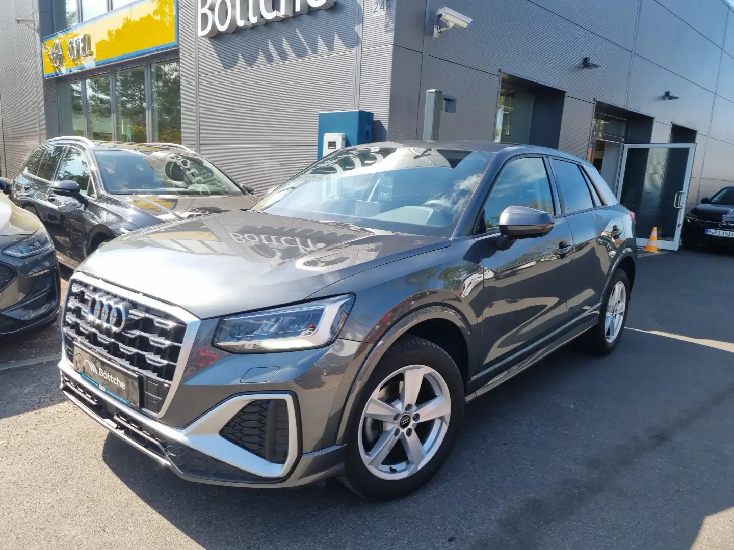 Audi Q2 30 TFSI S line LED/Navi/SHZ/DAB/PDC/Allwetter Grigio - 2