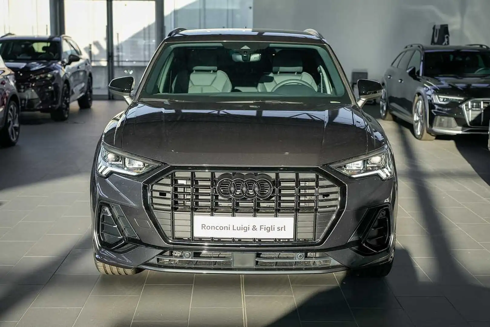 Audi Q3 2ª serie 35 TDI S tronic S line edition Grigio - 2
