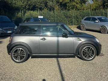 MINI COOPER 1.4 BENZINA 75 CV NEOPATENTATI