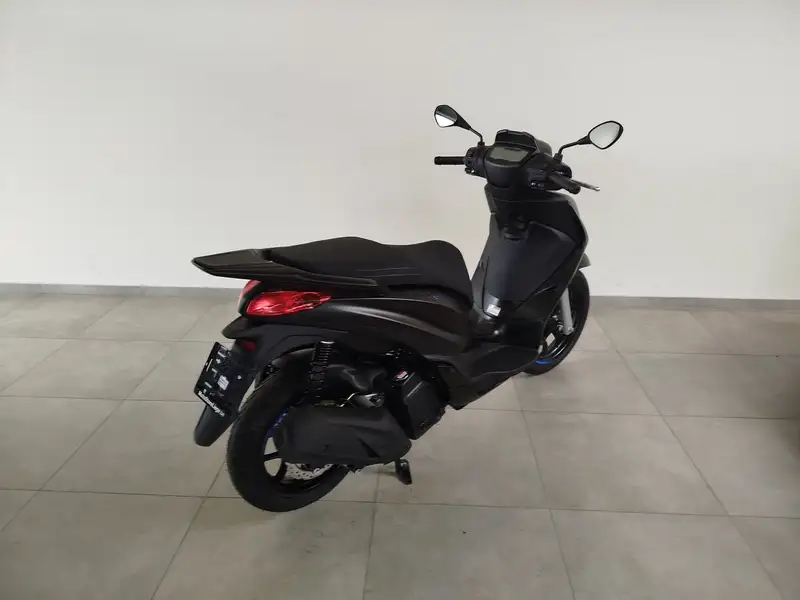Piaggio Medley 125 - foto 2