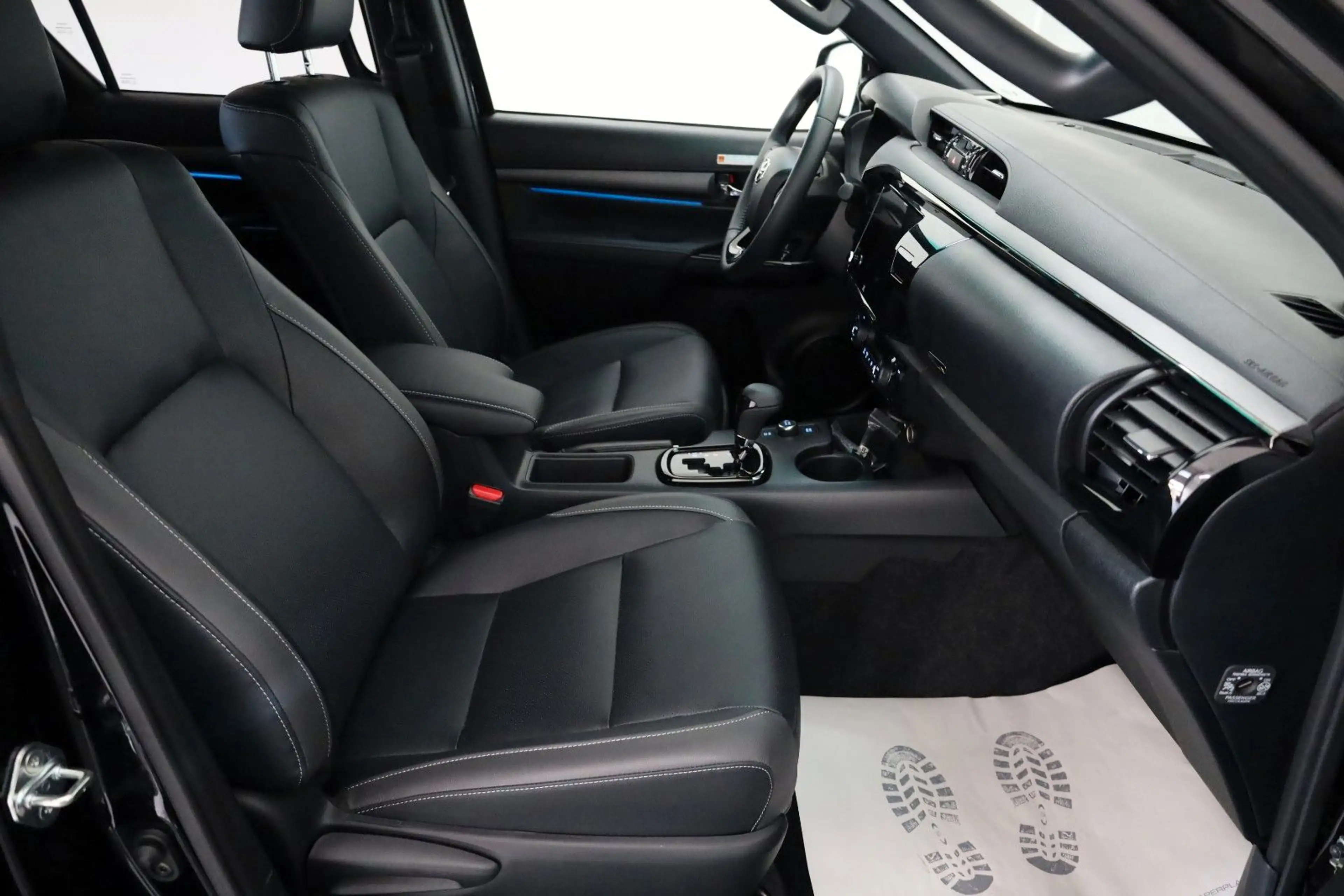 Toyota Hilux Double Cab Invincible 4x4,Navi,Kamera,AHK — photo 4