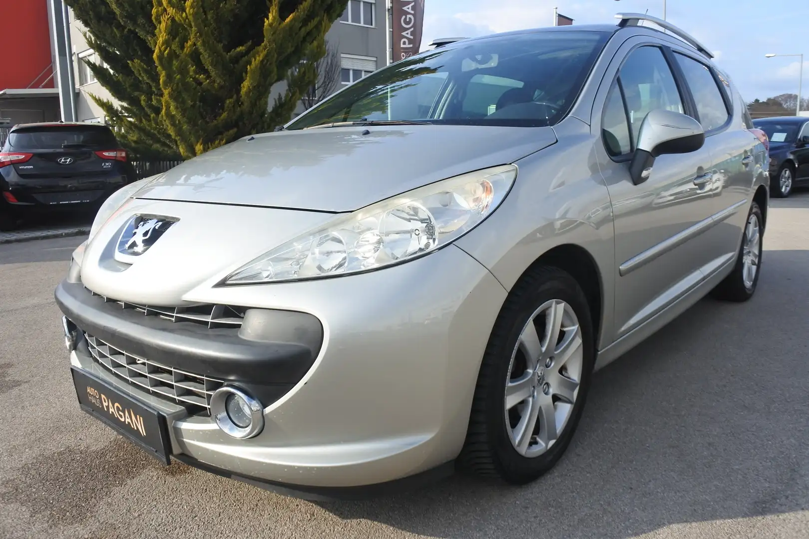 Peugeot 207 207 SW Active 1,6 16V VTi Tiptronic Active Silber - 2
