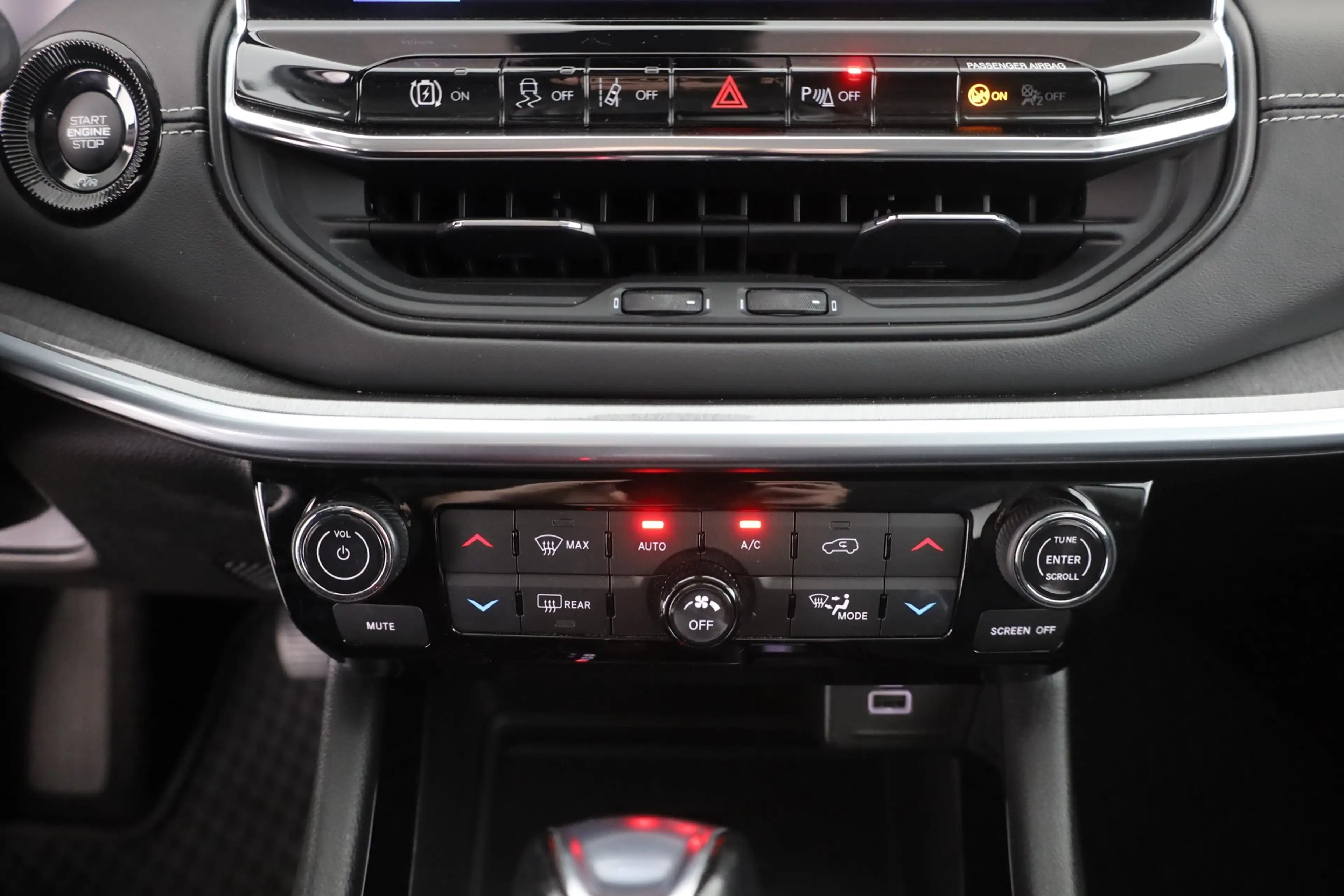 Jeep Compass S 1.3 PHEV 4WD LED Navi ACC Kamera — photo 12