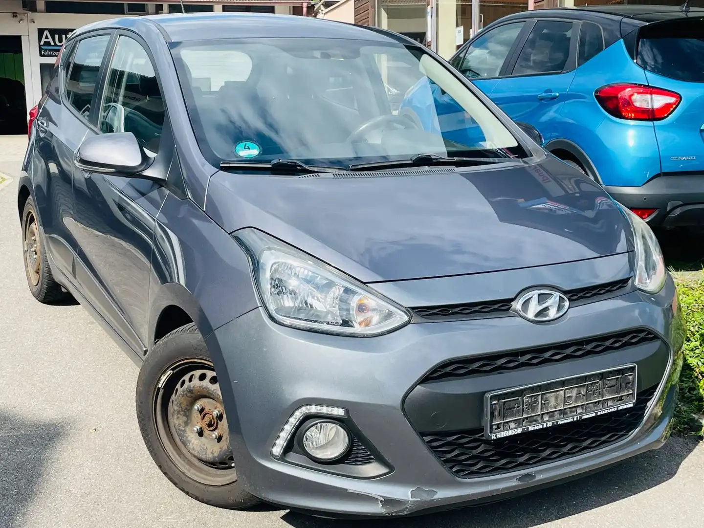 Hyundai i10 FIFA World Cup Edition Grijs - 1