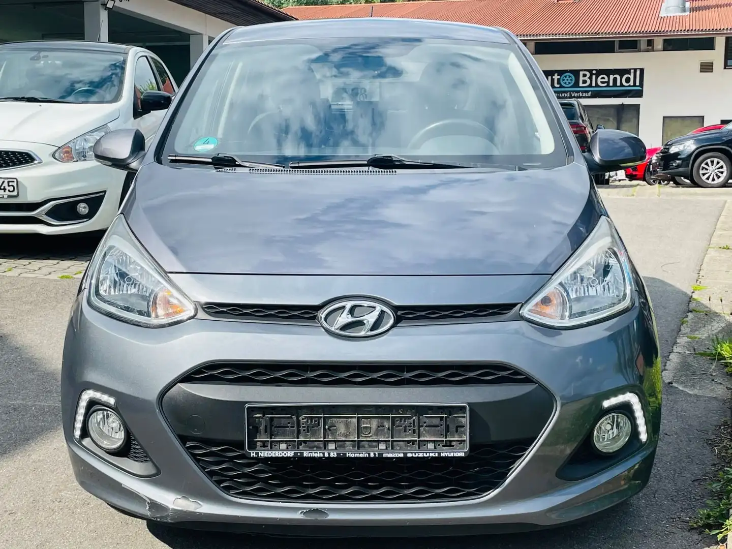Hyundai i10 FIFA World Cup Edition Grijs - 2