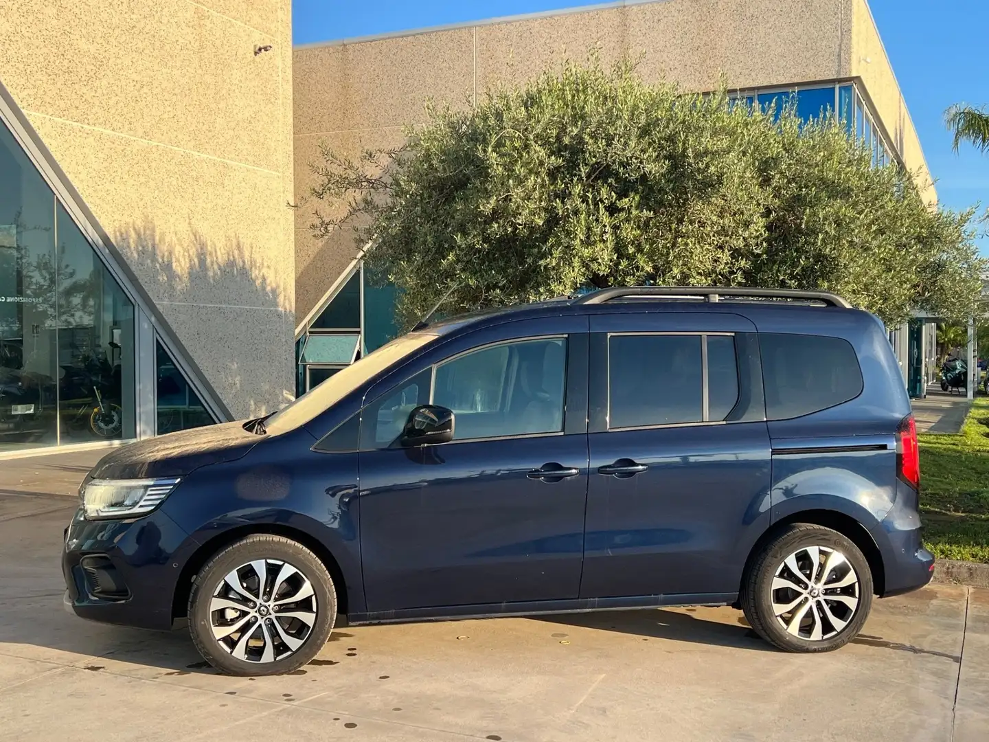 Renault Kangoo E-Tech Techno possibilità noleggio no scoring Blu/Azzurro - 2