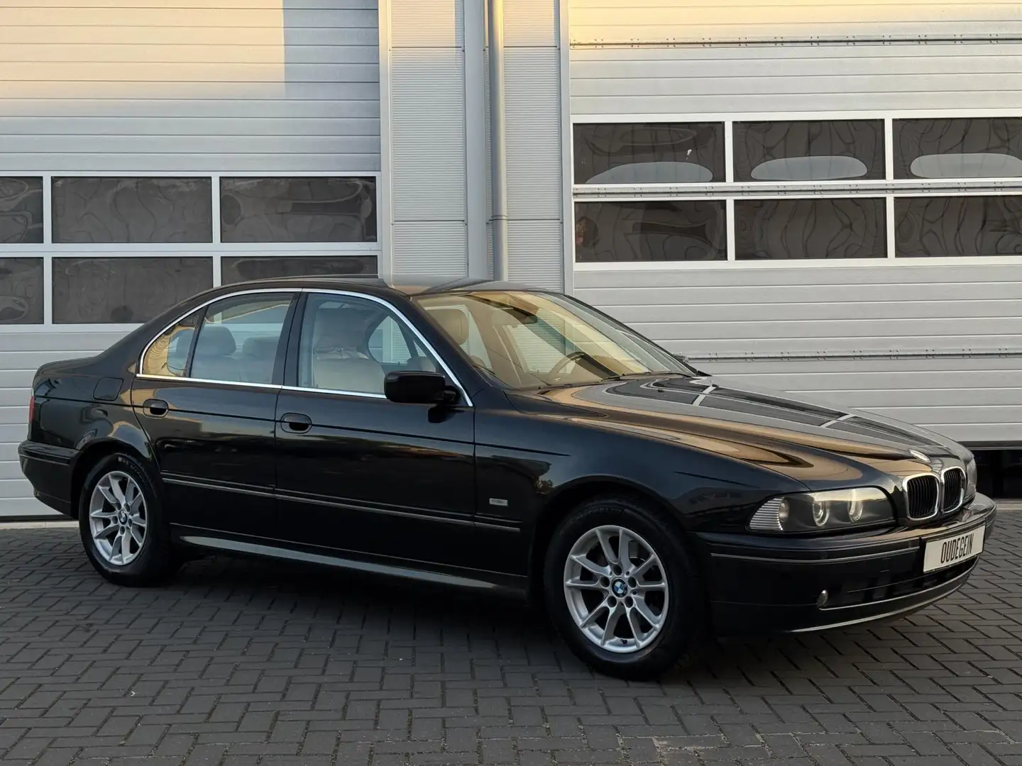 BMW 520 5-serie 520i Edition / Prachtig! / Individual / 6 Negru - 2