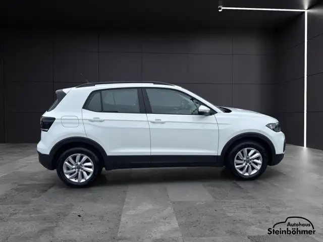 Volkswagen T-Cross view 9